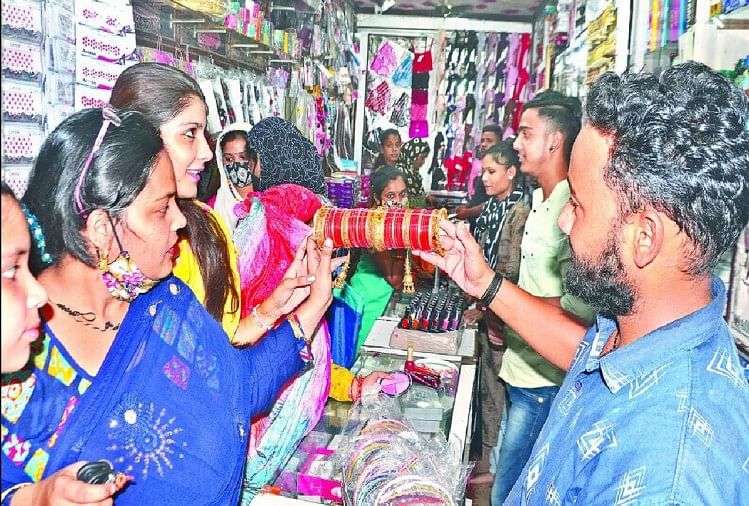 Agra:ताजमहल के आसपास बिना प्राइस टैग के नहीं बिकेगा कोई सामान, दुकानदारों की मनमानी पर होगी कार्रवाई – No Goods Will Be Sold Near Taj Mahal In Agra Without Price Tags